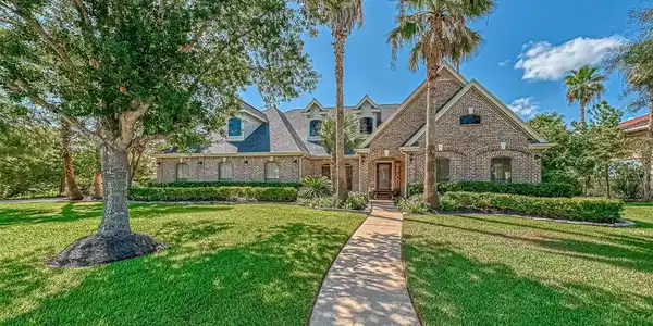 1823 Shoreline Drive