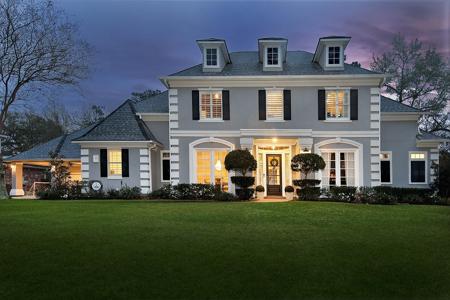 2 Graceful Elm Court