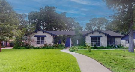 811 Devonport Lane