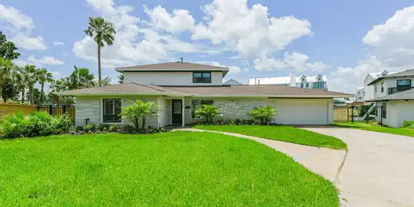 105 Cedar Lane
