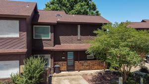 200 Fountain Lake
