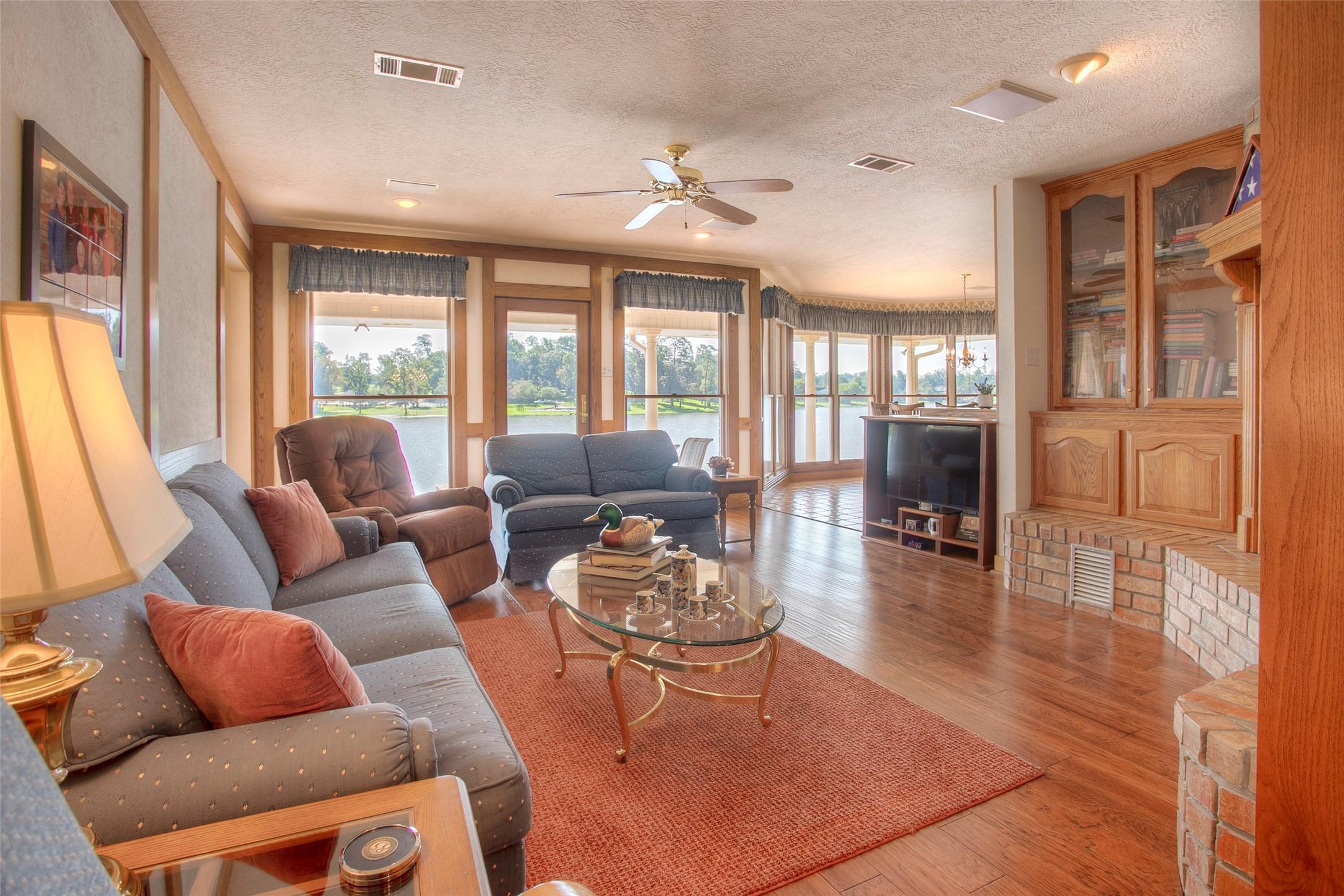 Image 4: The many waterviews from the home....Family Room..