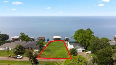272 Edgewater Drive