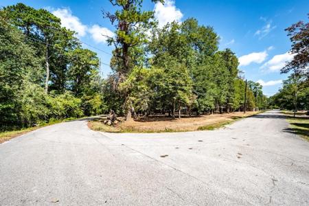 00 Woodlake Road