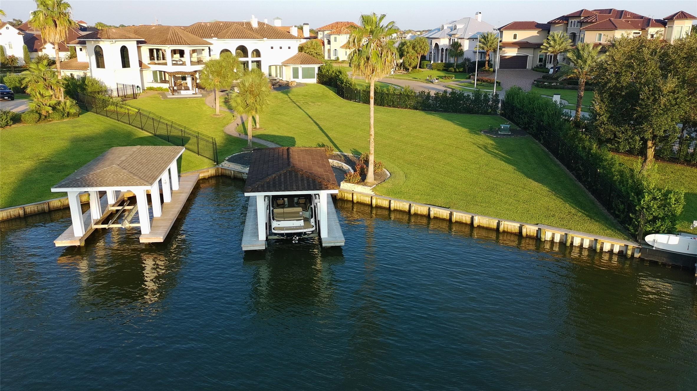 Image 3: Waterfront home without having to spare a good siz