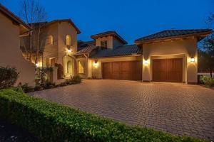 11 Johnathan Landing Court