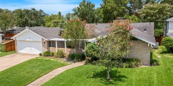 218 Sleepy Hollow Court
