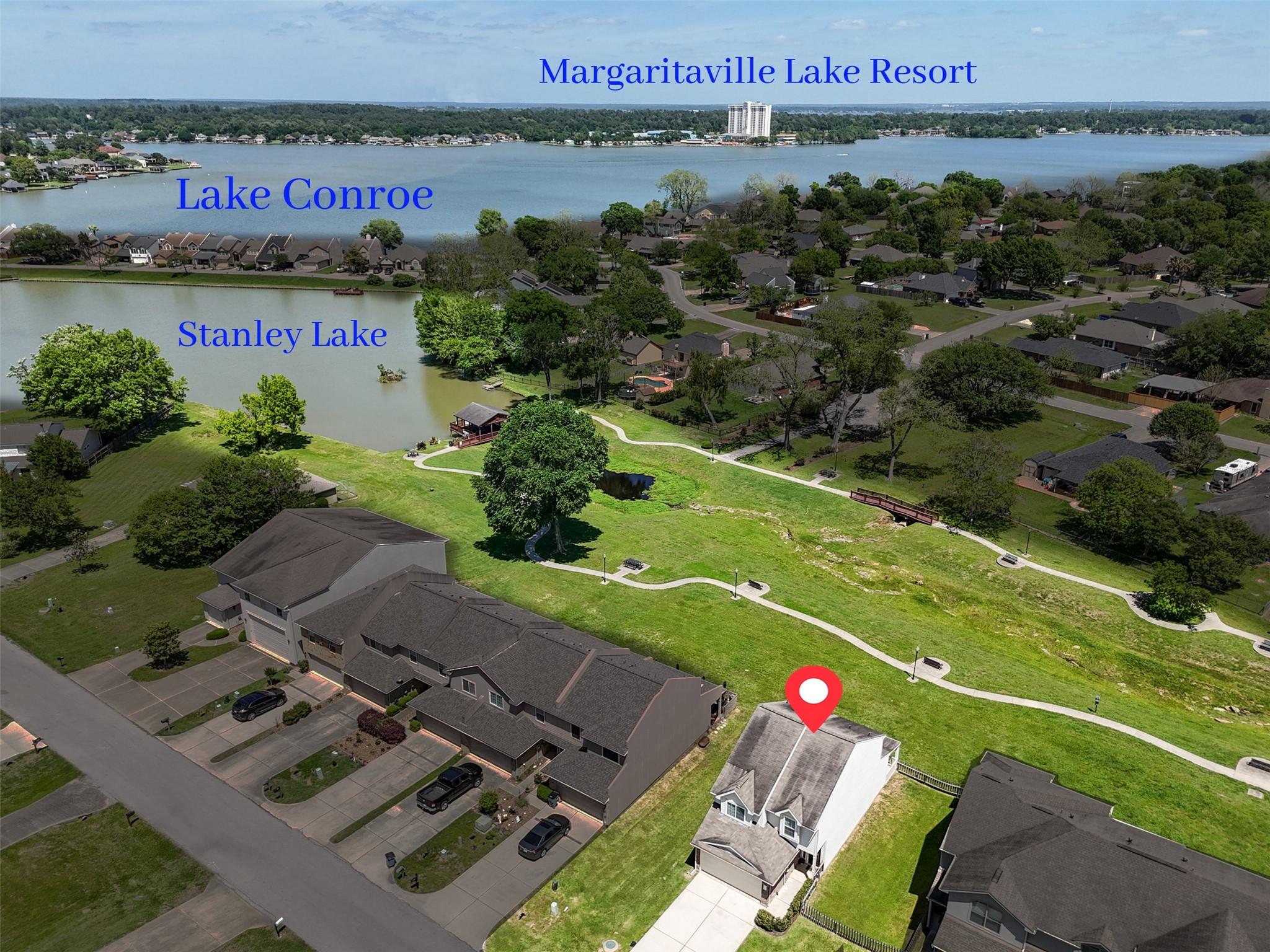 Image 2: Single family home including extra lot next door.