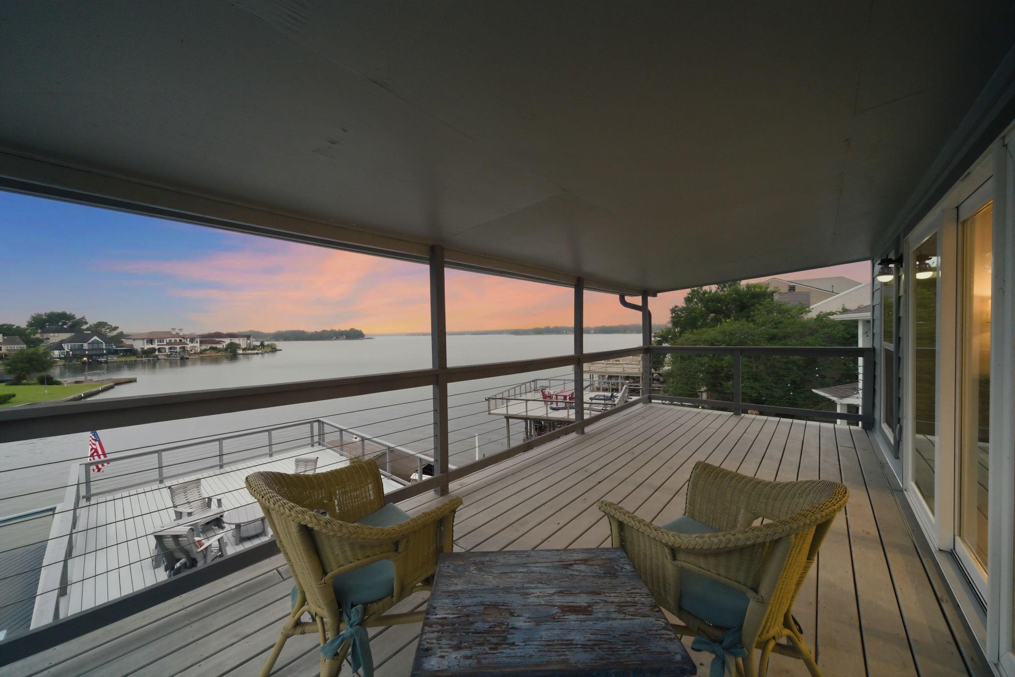 Image 3: Savor breathtaking sunset vistas from this spaciou