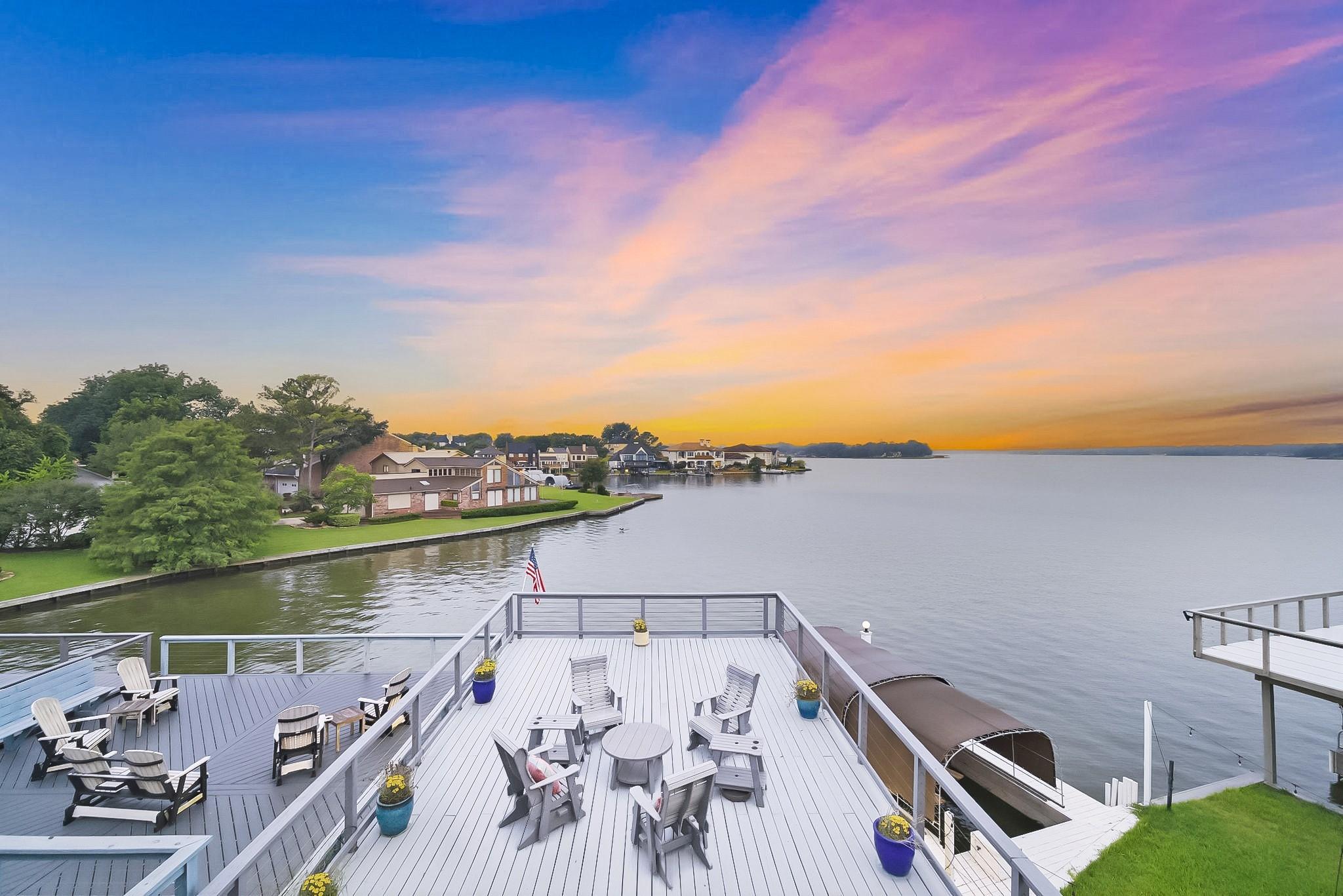 Image 4: Oversized multi-tiered wood decking offers a prime