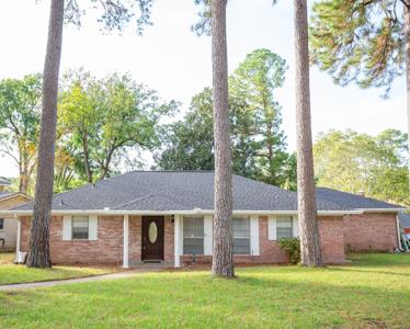 502 River Oaks Drive