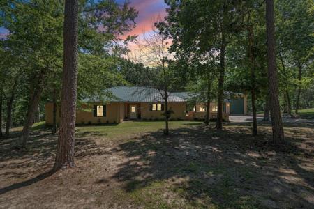 100 Kings Point Drive