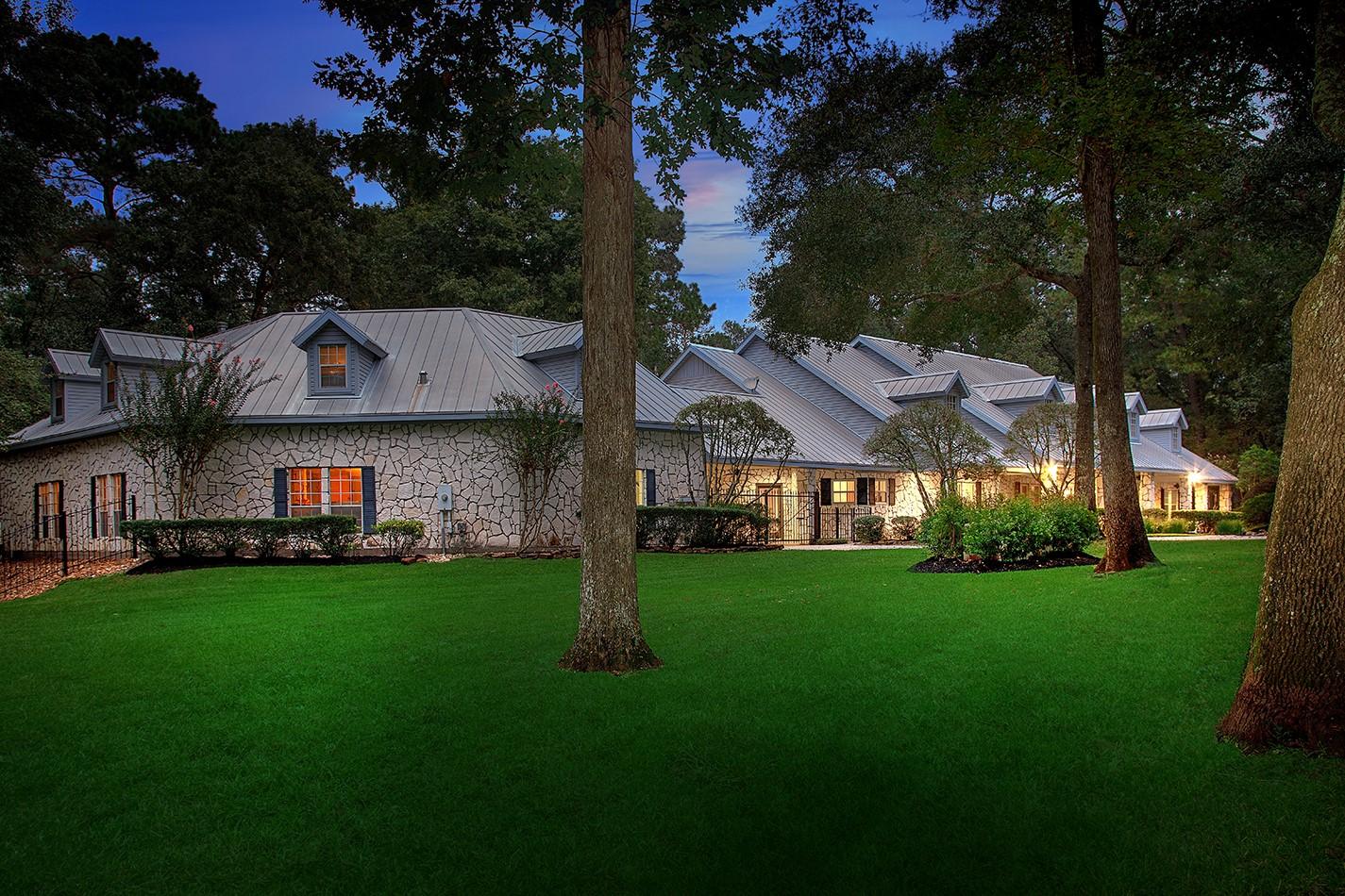 Image 1: Majestic custom estate transformed to modern ranch