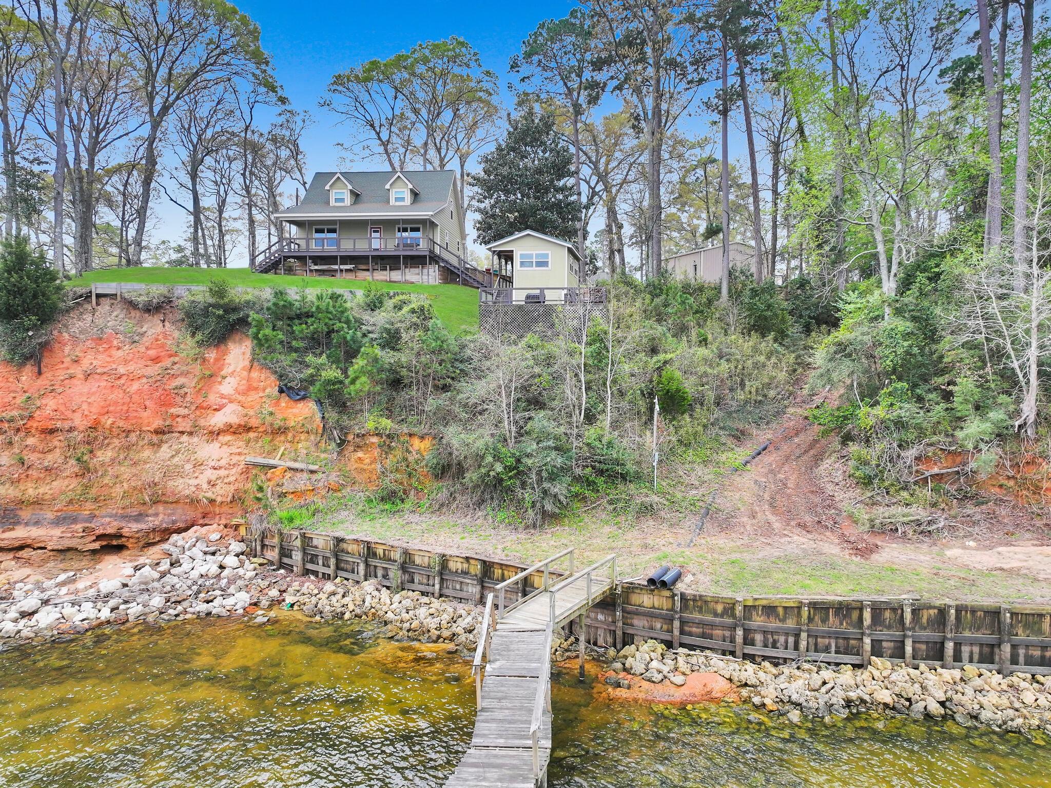 Image 1: Drive your boat up to this view!