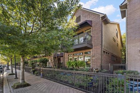 42 Riva Row