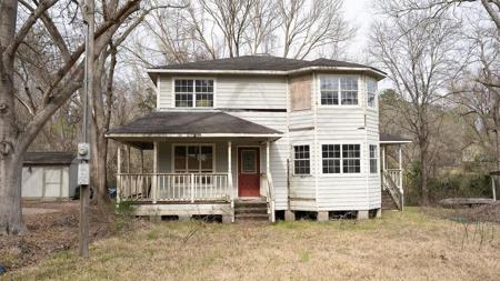 215 Wildwood Lane