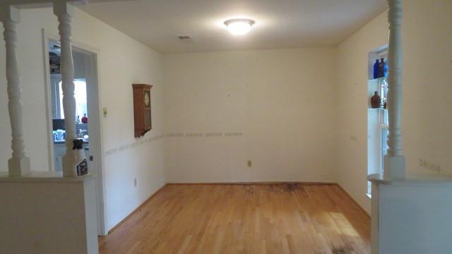 Image 4: Formal Dining Room at kitchen