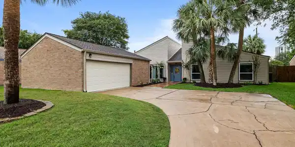 4322 Shady Springs Drive