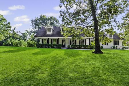1387 Barretts Landing Road