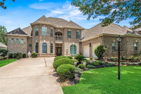 17 Bentwood Drive