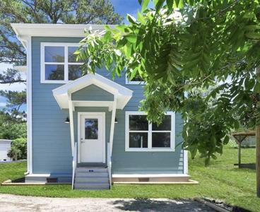 189 W Lakeview Wood