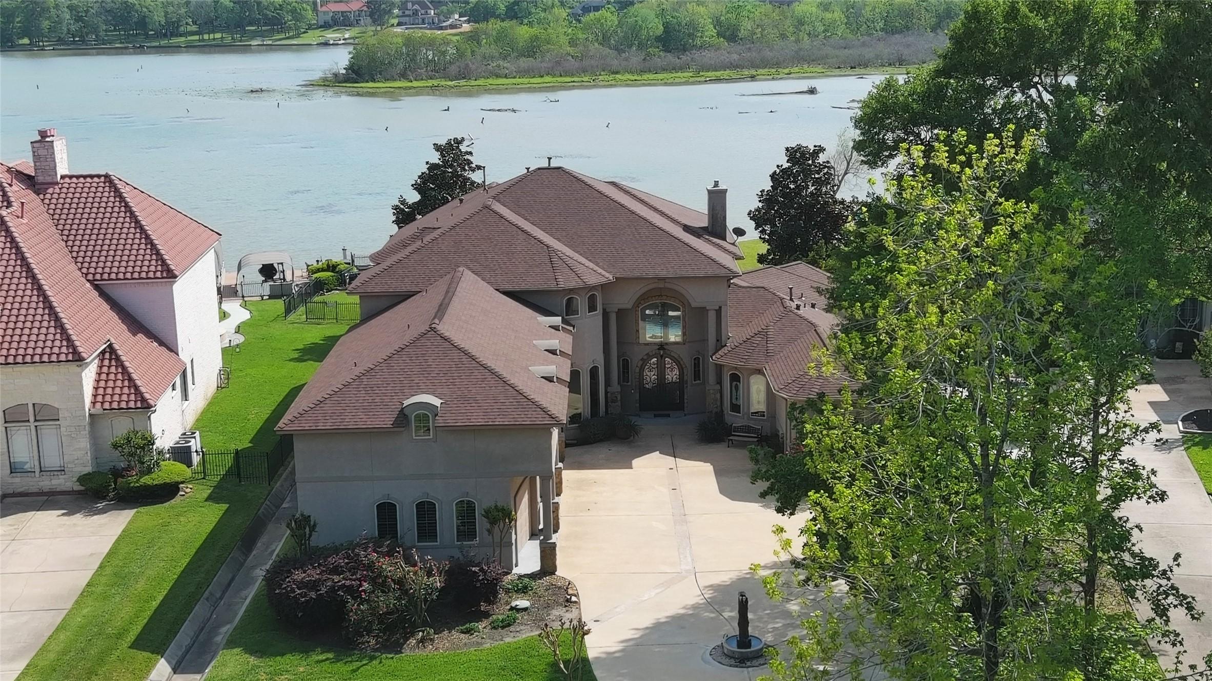 Image 4: Luxurious waterfront home with a Mediterranean-sty