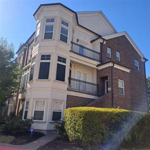 4703 Kings Harbour Court