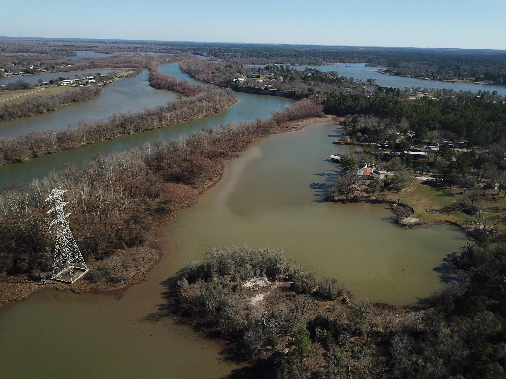 Image 1: There&rsquo;s water everywhere. This is a nature lovers