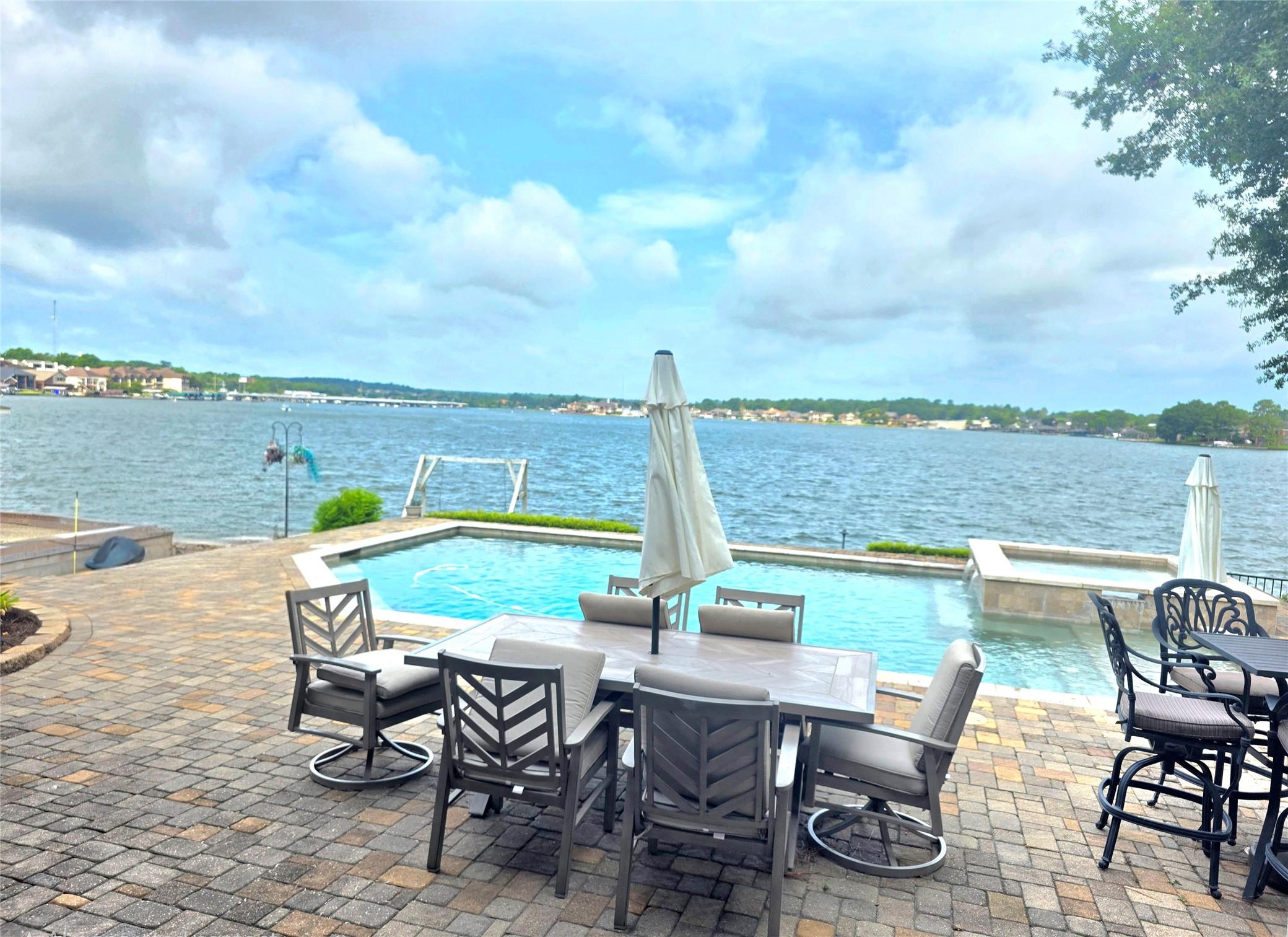 Image 4: Enjoy this wonderful heated pool and spa with two