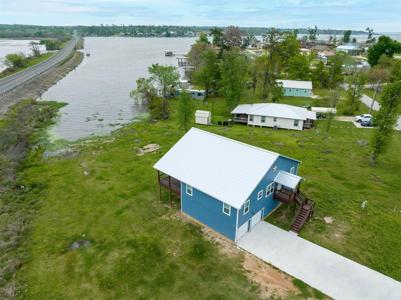 167 Lake Shore Dr North