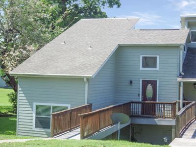 400 Carolcrest Lane