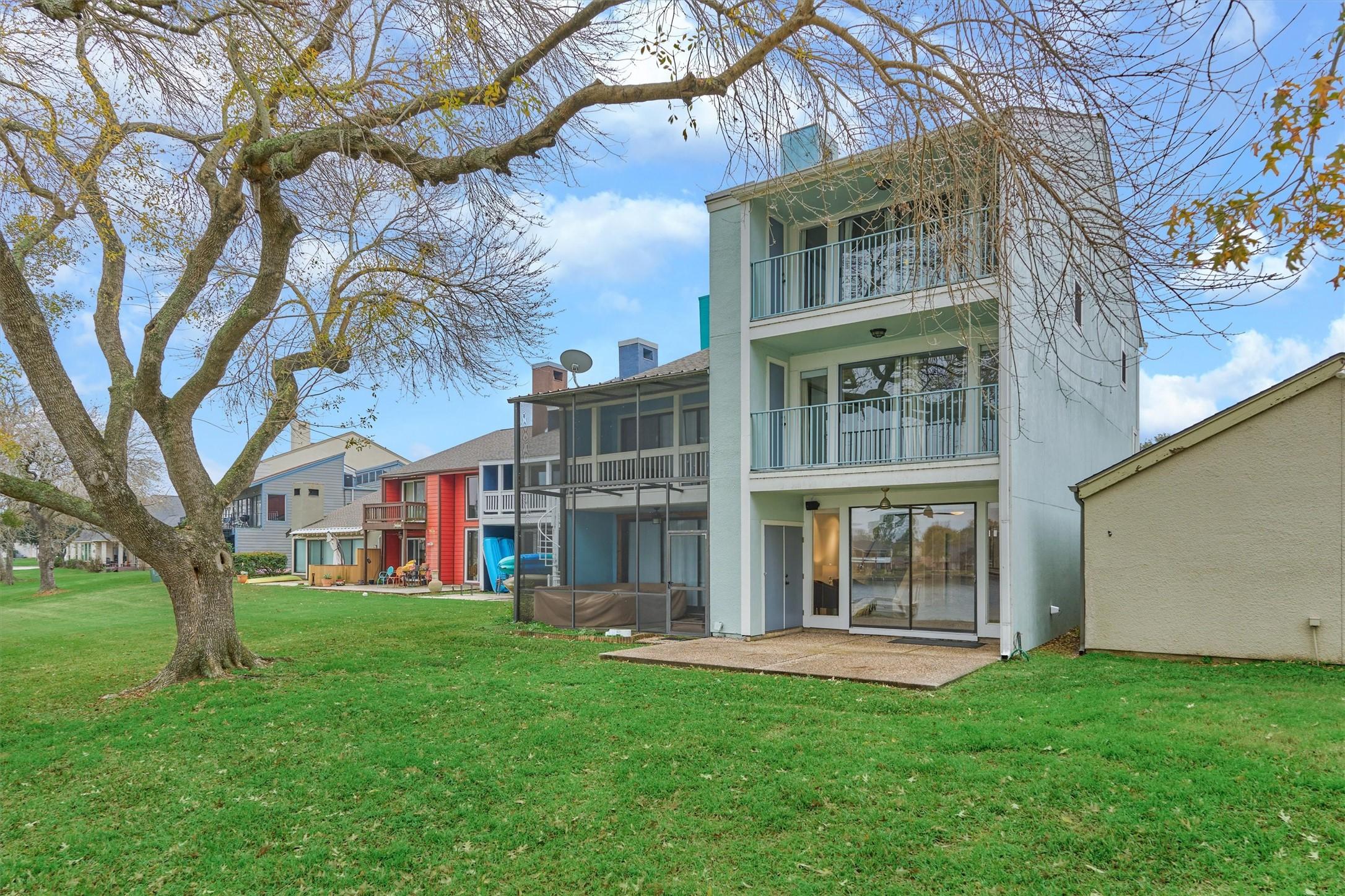 Image 2: Welcome to 1427 Bowsprit. This townhouse sits alon