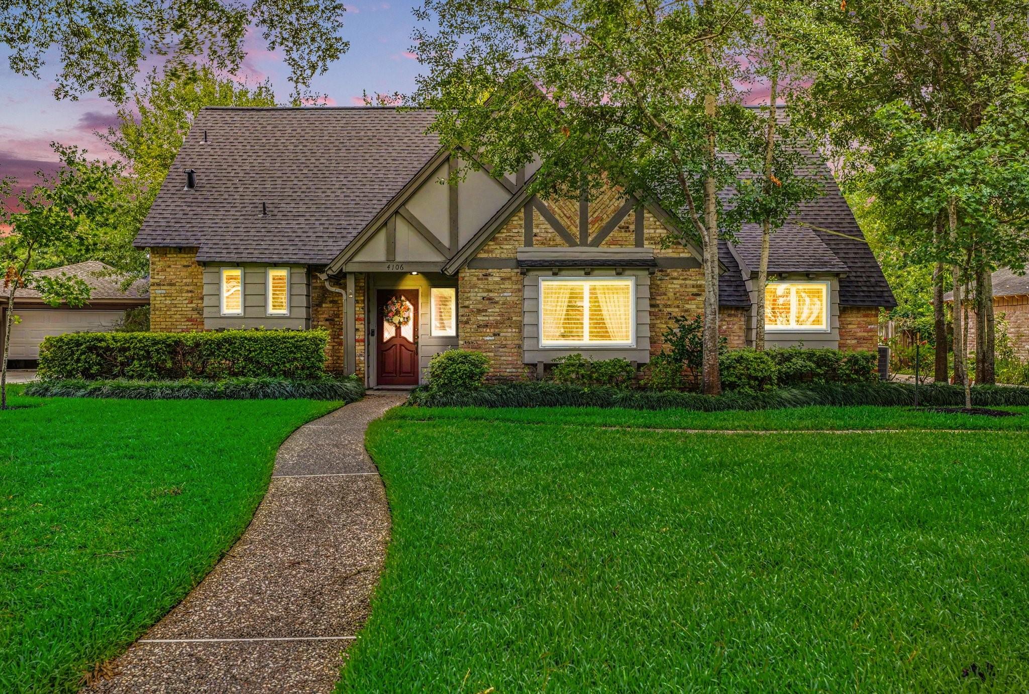 Image 3: Well maintained home shows pride of ownership