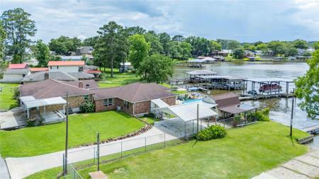 406 Kickapoo Drive