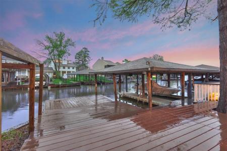 807 Paradise Lane