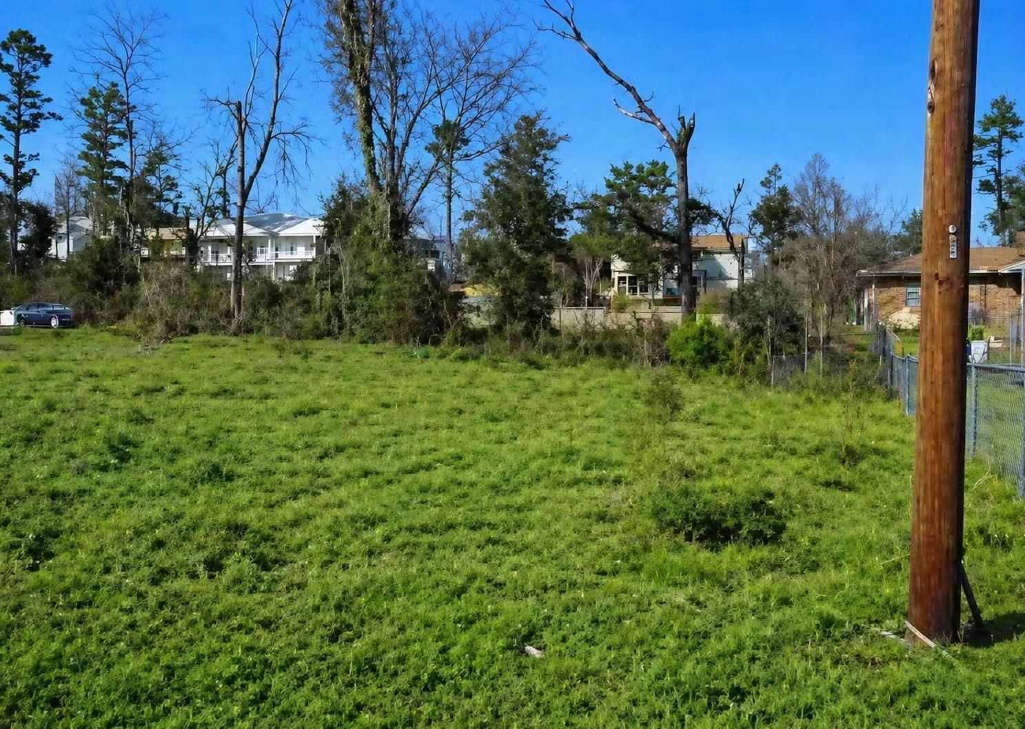 Image 2: Two side-by-side lots for sale&mdash;buy one or grab bot