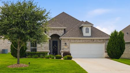 5758 Lakeside Villas Court