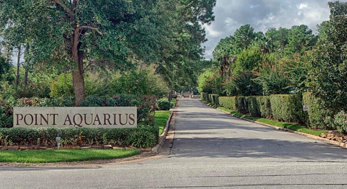 Image 2: Welcome to Point Aquarius Community at Lake Conroe