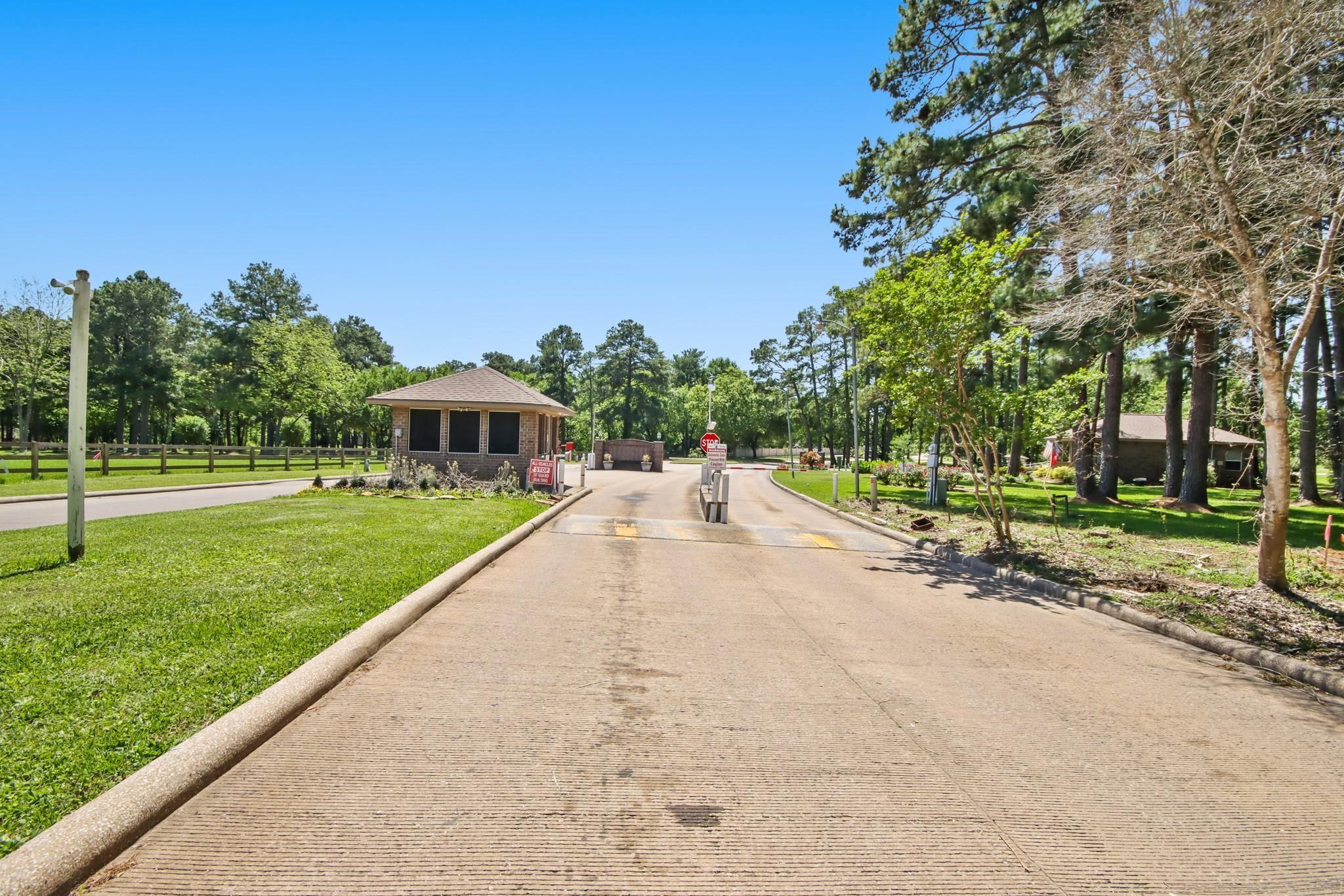 Image 3: Manned Gate Entrance