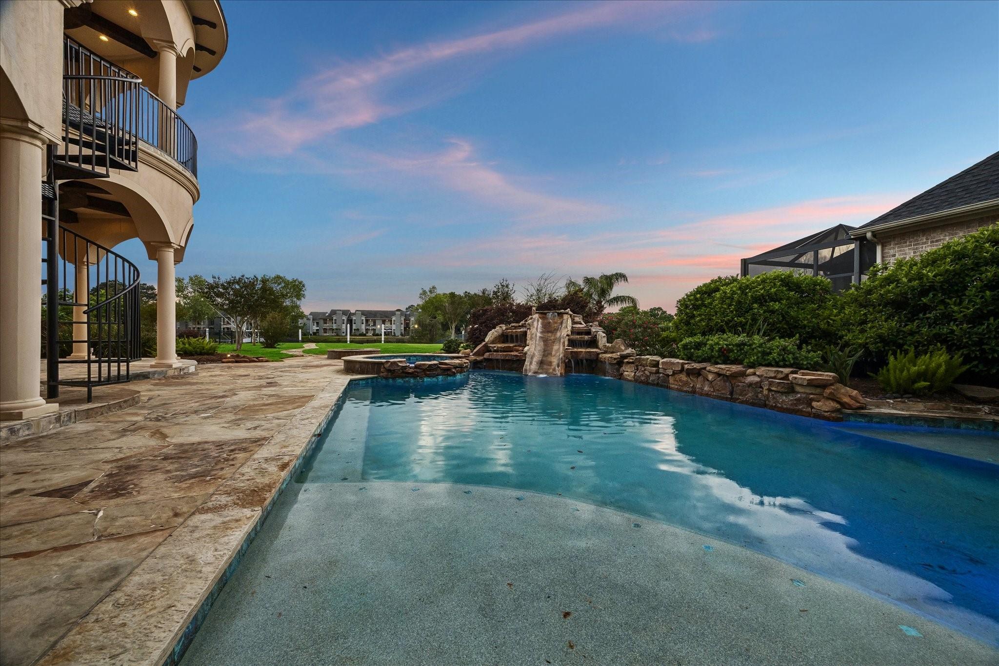 Image 3: ENTERTAINING ON THE WATER WOULDN'T BE COMPLETE WIT