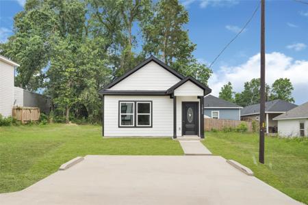 16939 Balmoral