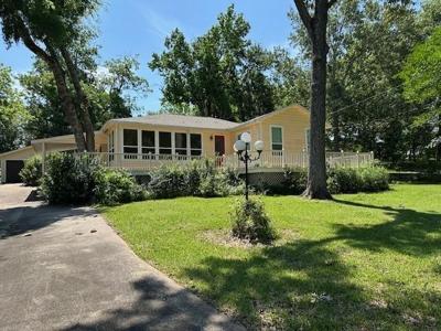 591 Cove Loop