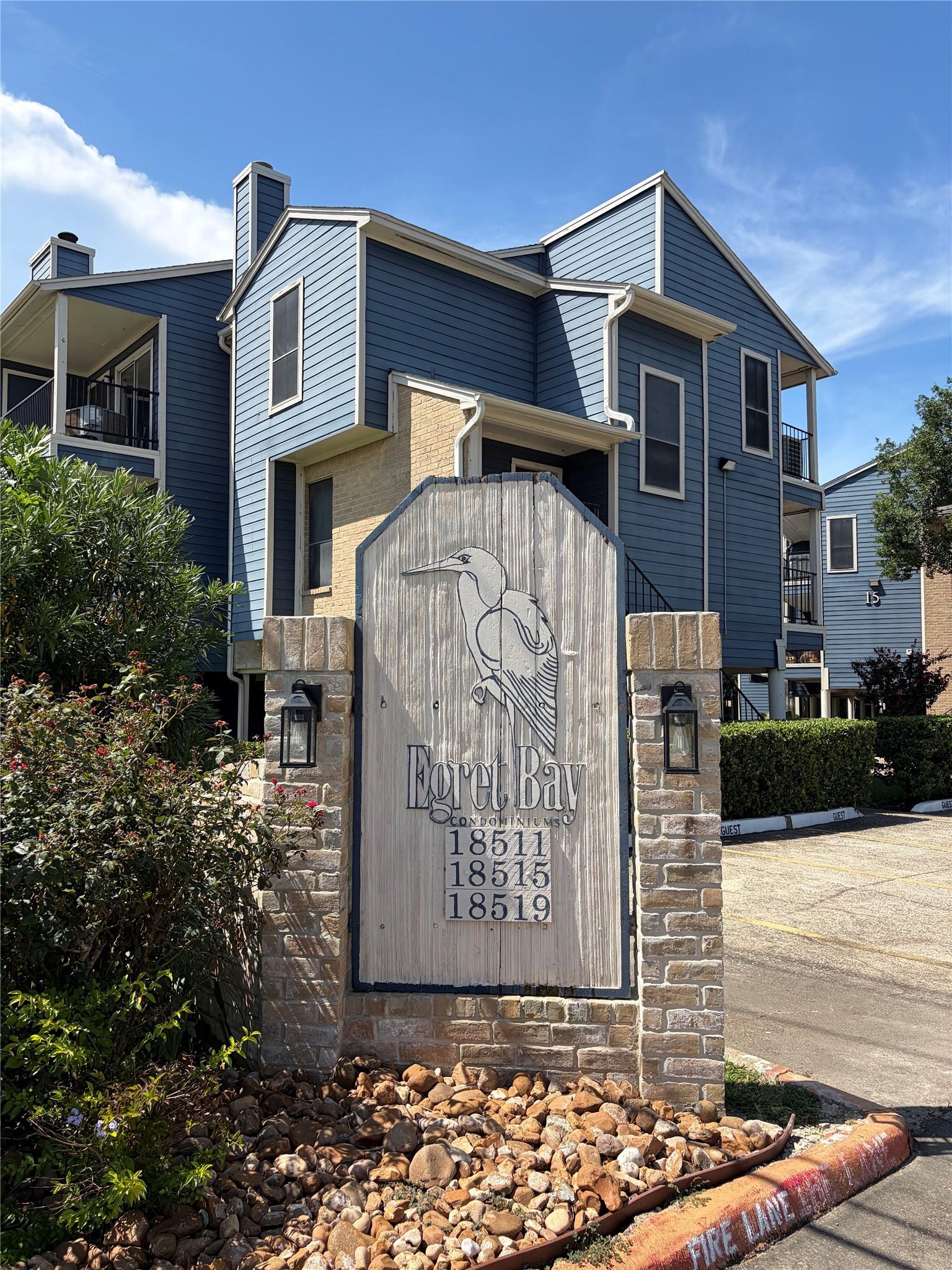 Image 2: Entrance to Egret Bay Condos