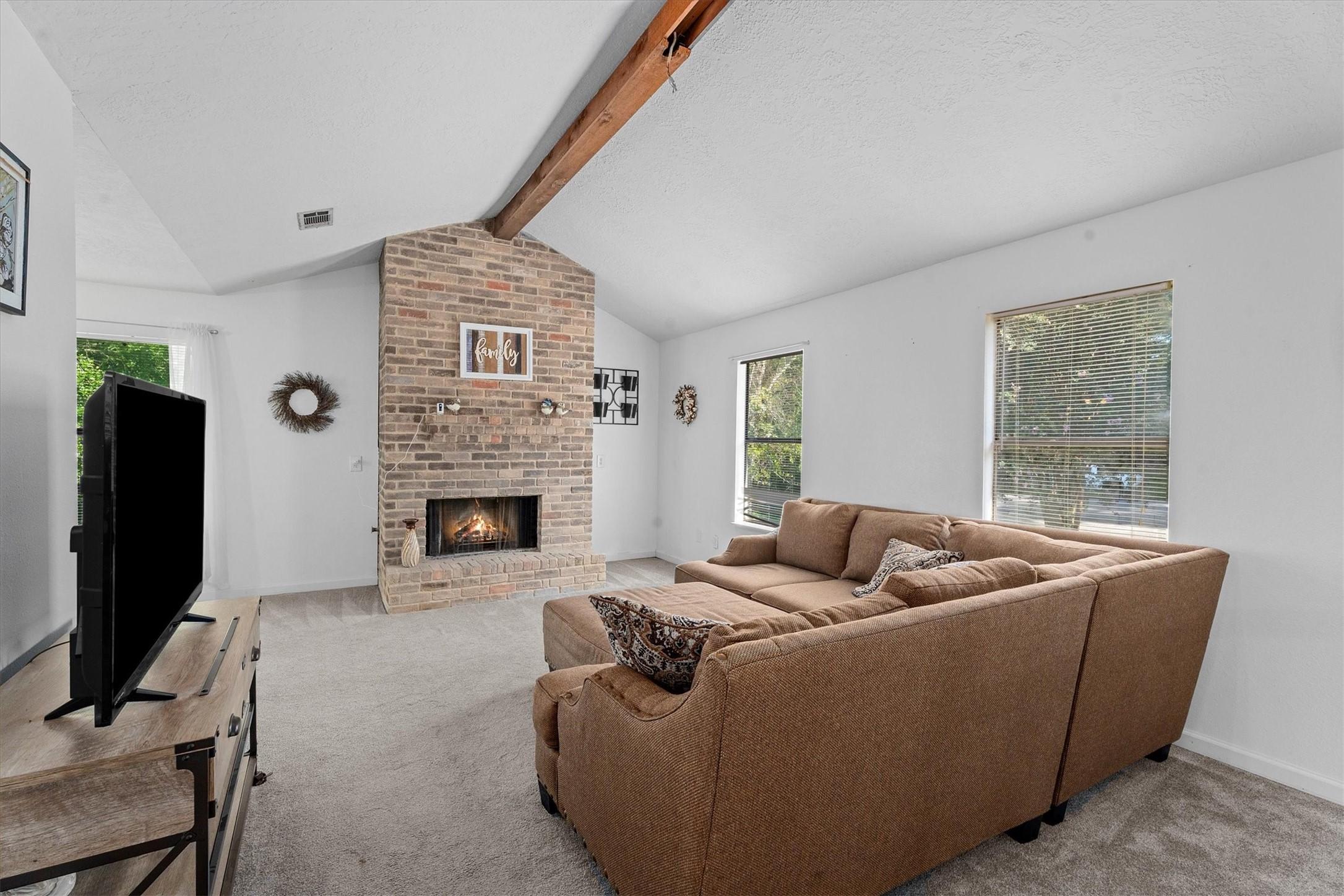 Image 4: Living room