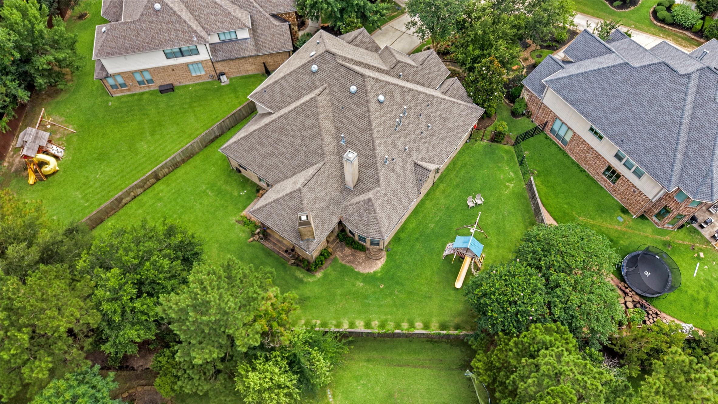 Image 2: Situated on one of the largest cul-de-sac lots in