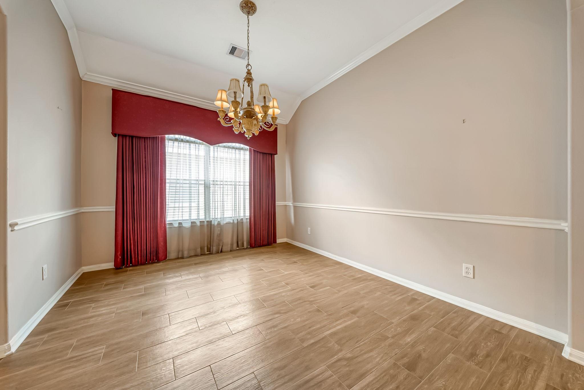 Image 3: Dining Room