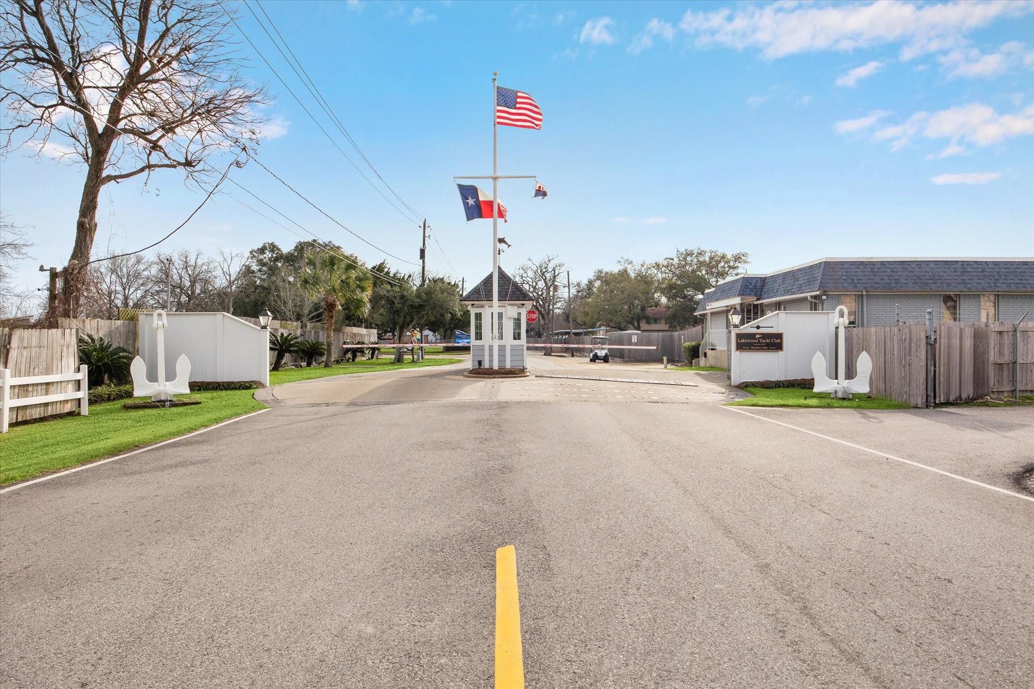 Image 4: Lakewood Pointe is located behind Lakewood Yacht C