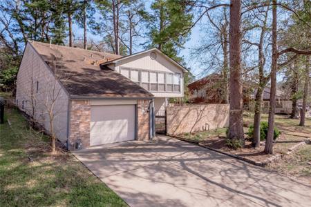 9 Lakeview Manor