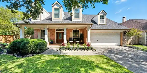 2302 Palm Circle
