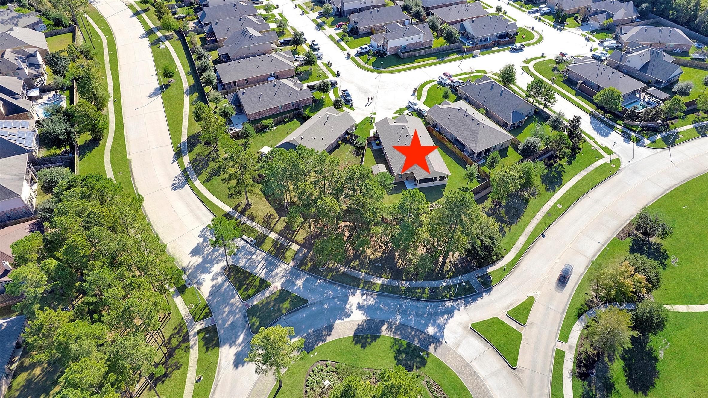 Image 2: LARGE, PRIVATE, QUIET cut-de-sac lot with NO BACK